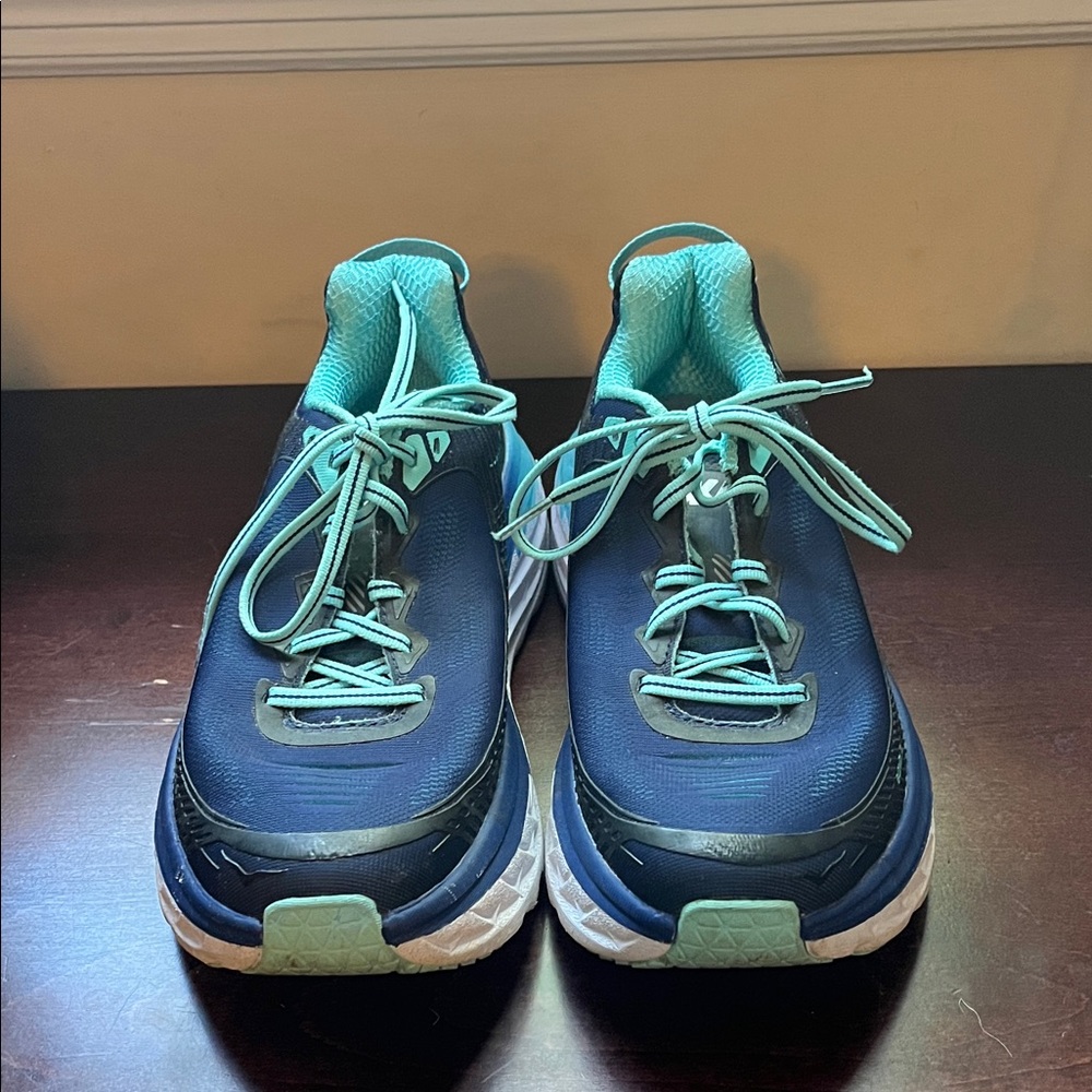 Hoka One One Womens Sneakers size 8.5m in Navy and Aqua